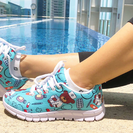 Damskie sneakersy Bear Nurse w jasnoniebieskim kolorze