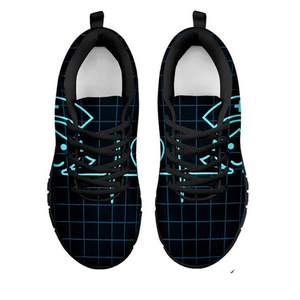 Czarne siateczkowe sneakersy pielęgniarskie z wizerunkiem pielęgniarki