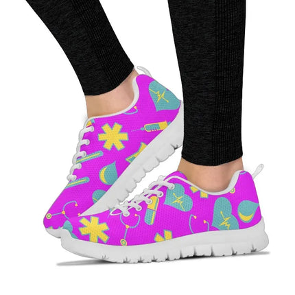 Sneakers da donna fucsia in mesh modello Nurse 2 con motivo medico giallo-turchese